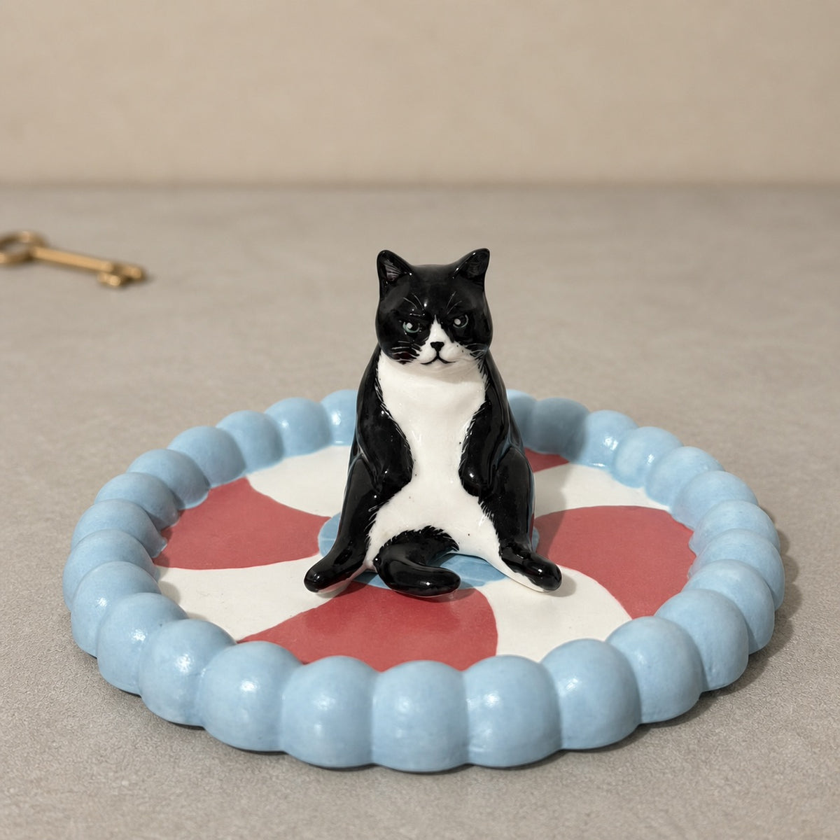 Peppermint Swirl Dish - Black & White Tuxedo Cat Sitting - Warm Beige Background 01