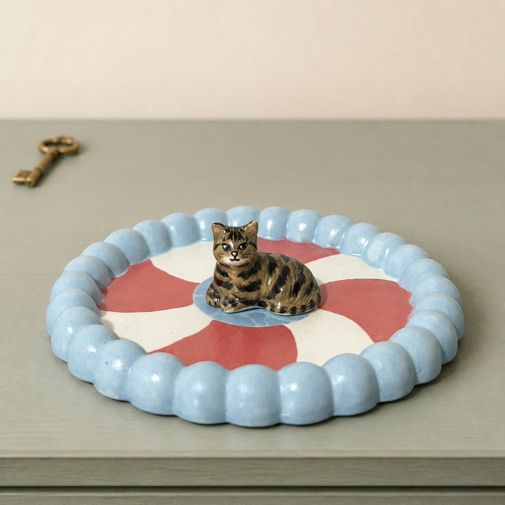 Peppermint Swirl Dish - Brown Tabby Cat Sitting - Warm Beige Background 01