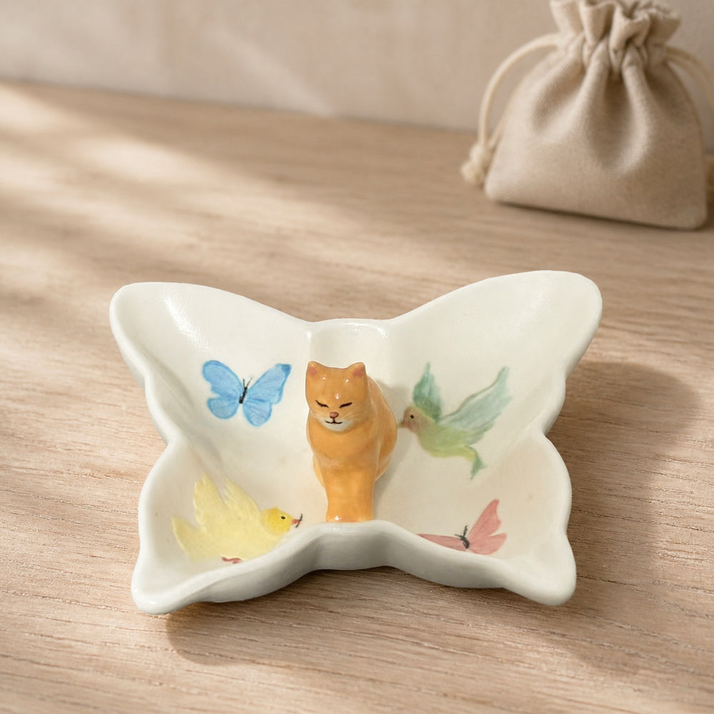 Butterfly Dish - Orange Tabby Cat Sitting - Warm Beige Background 04