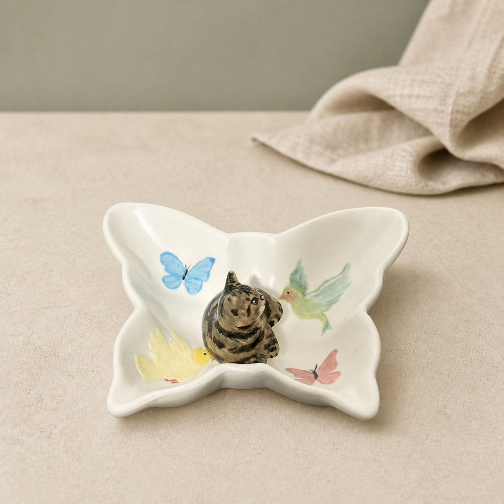 Butterfly Dish - Brown Tabby Cat Sitting - Warm Beige Background 03