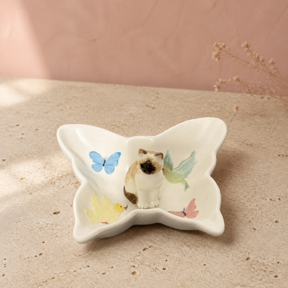 Butterfly Dish - Cream & Tan Cat Sitting - Blush Pink Background 01