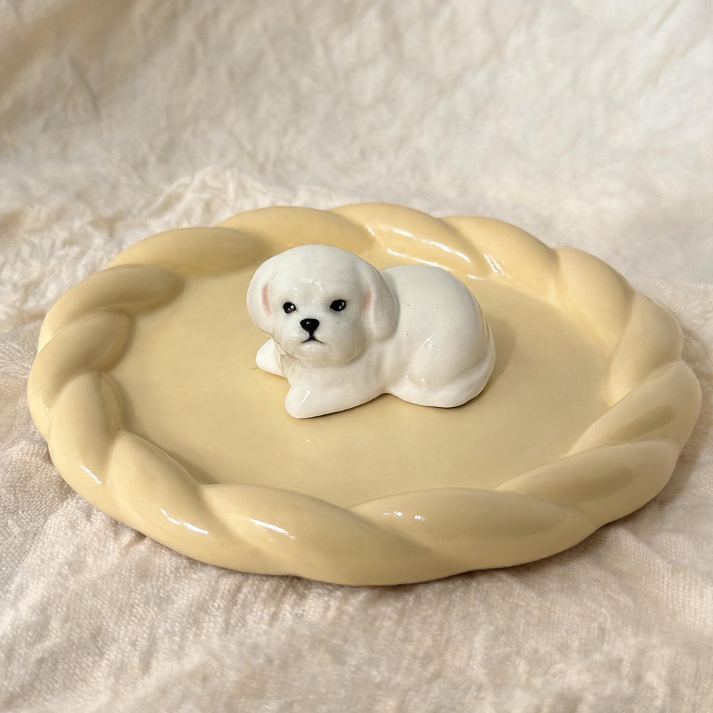 Unpainted dog on a custom stuffed-crust pet trinket dish